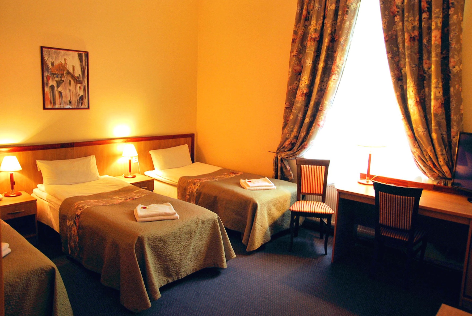 ROOM, TRIPLE, 3 BEDS