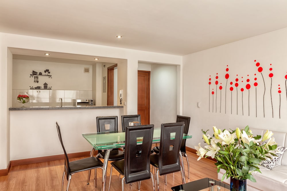 Cora 96 Street Suites and Apartments 42/50