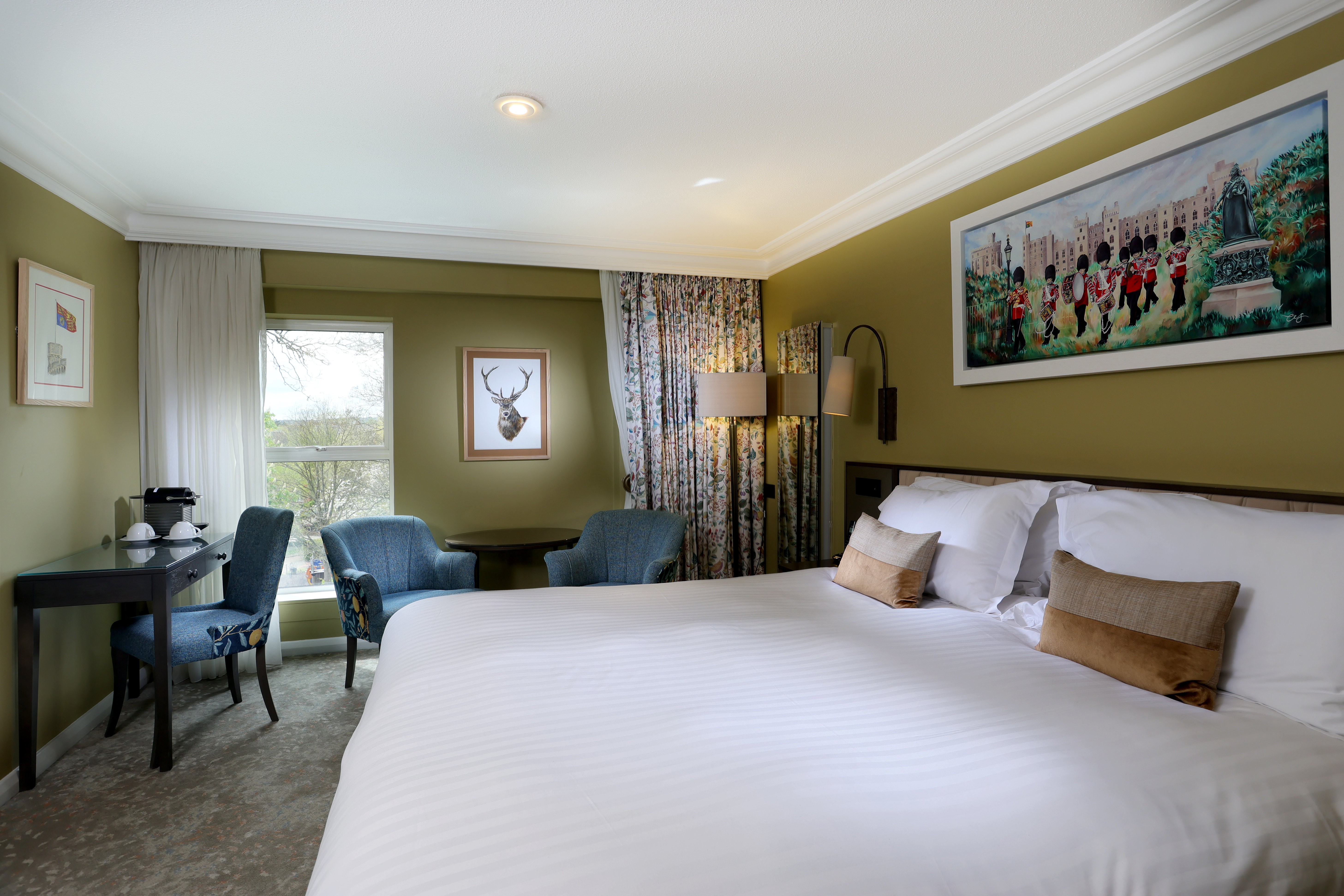 Superior, Queen Bed, Park Wing