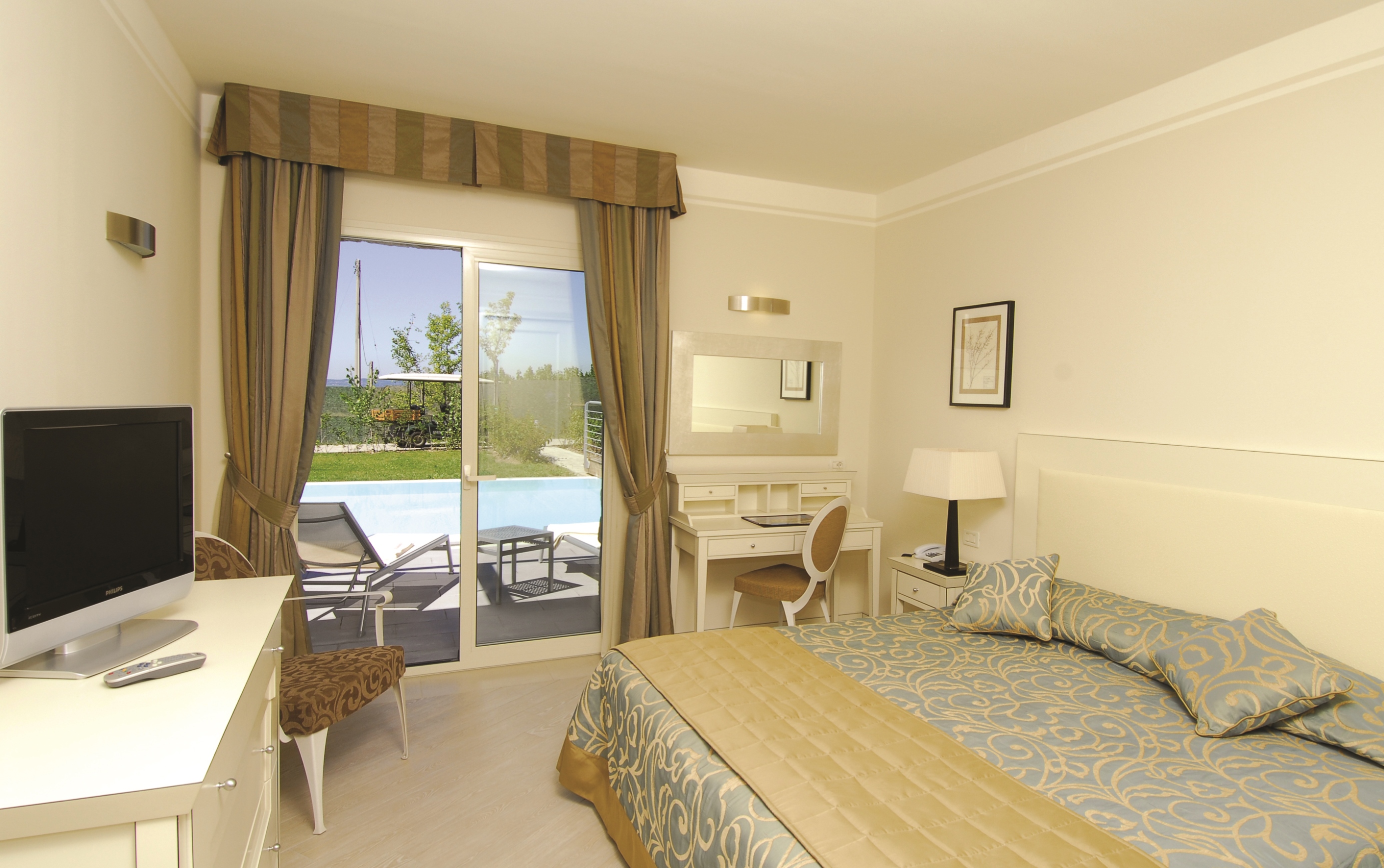 جناح رباعي بمسبح خاص، Parc Hotel Germano Suites 2/2