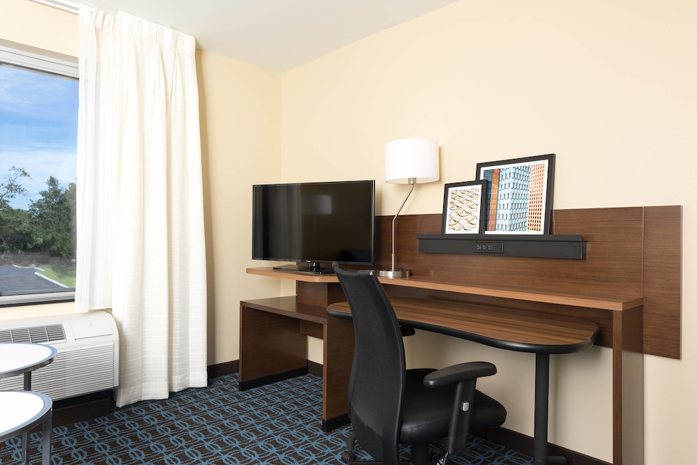 Fairfield Inn and Suites Orlando Kissimmee/Celebration 29/30