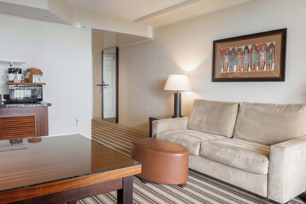 Maui Coast Hotel 41/71