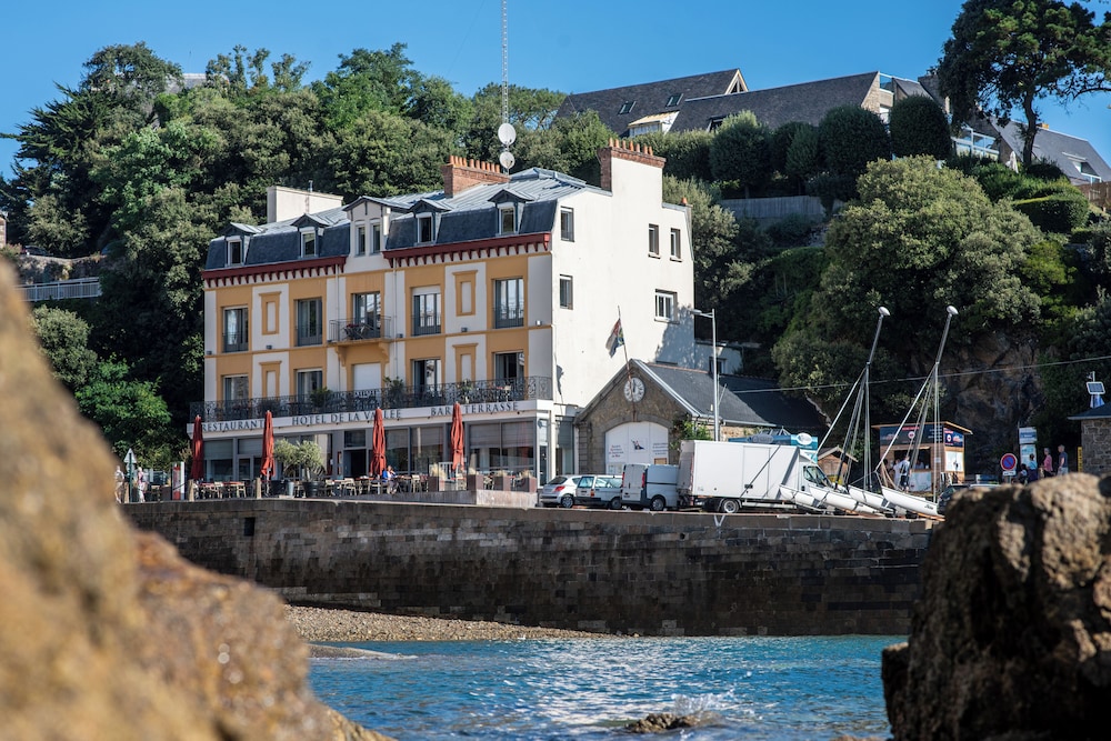 Hotel de la Vallee 4/47