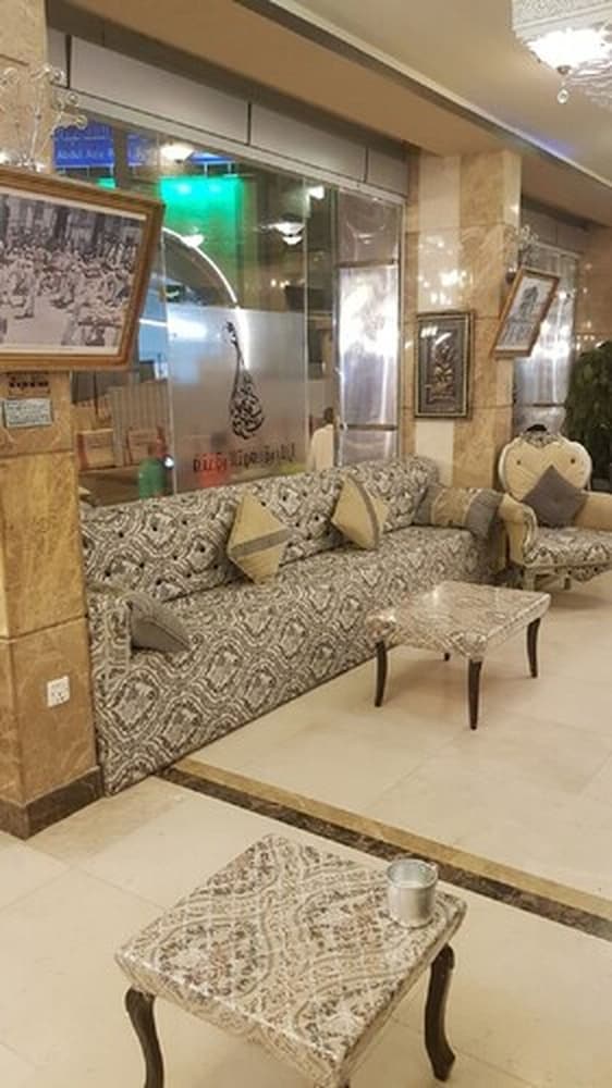 Al Tawfiq Plaza Hotel 41/46