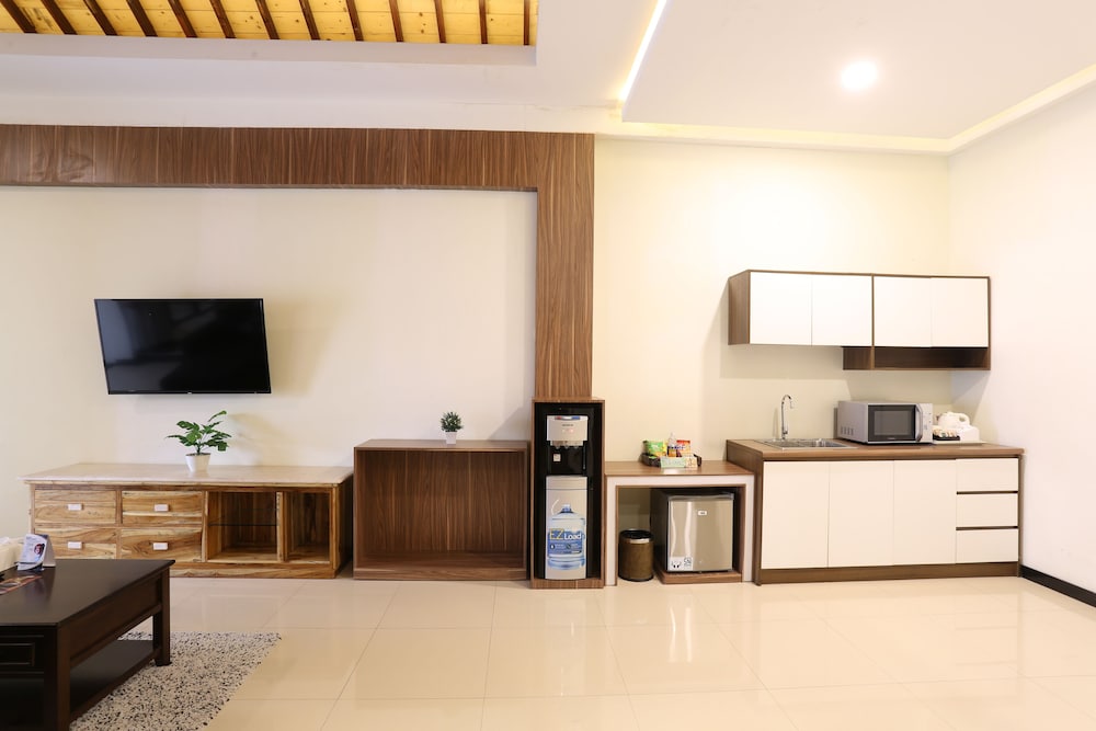 Luminor Hotel Banyuwangi Yos Sudarso 50/70