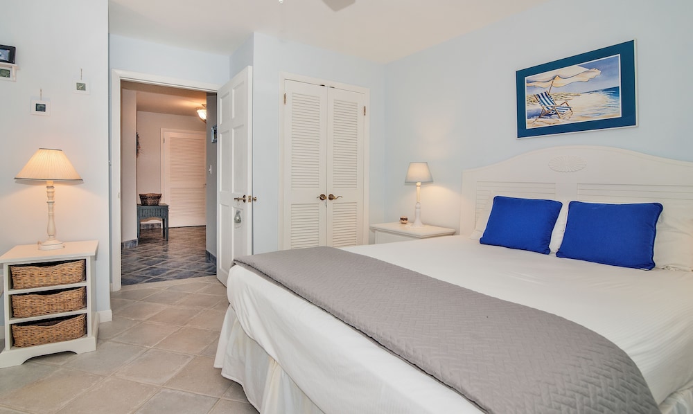 Grace Bay Beach Ocean Villas 6/50