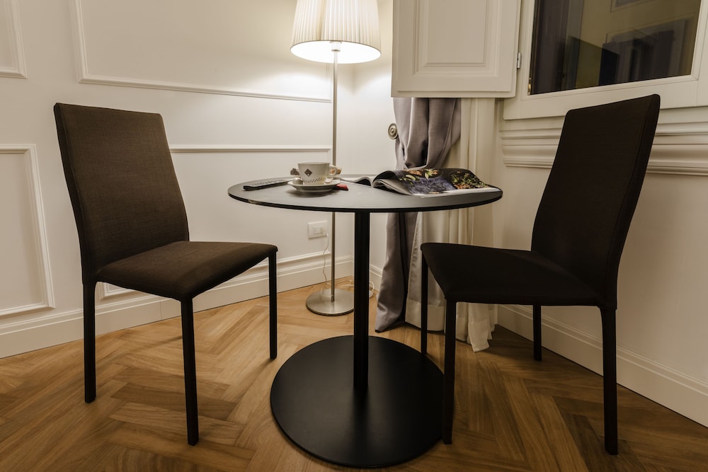 Daphne Guest Hause 32/41