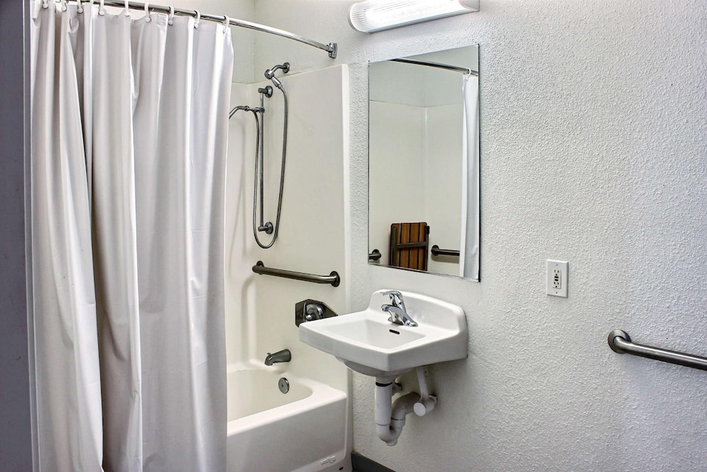 Motel6 King City, CA 40/41