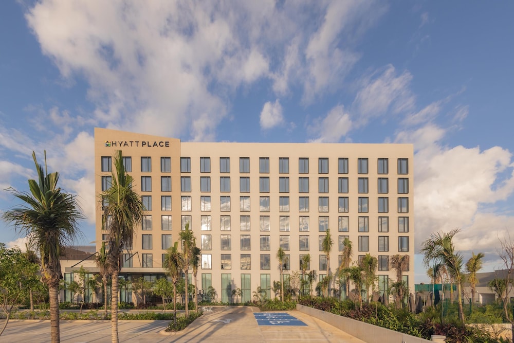 Hyatt Place Cancun Airport 8/74