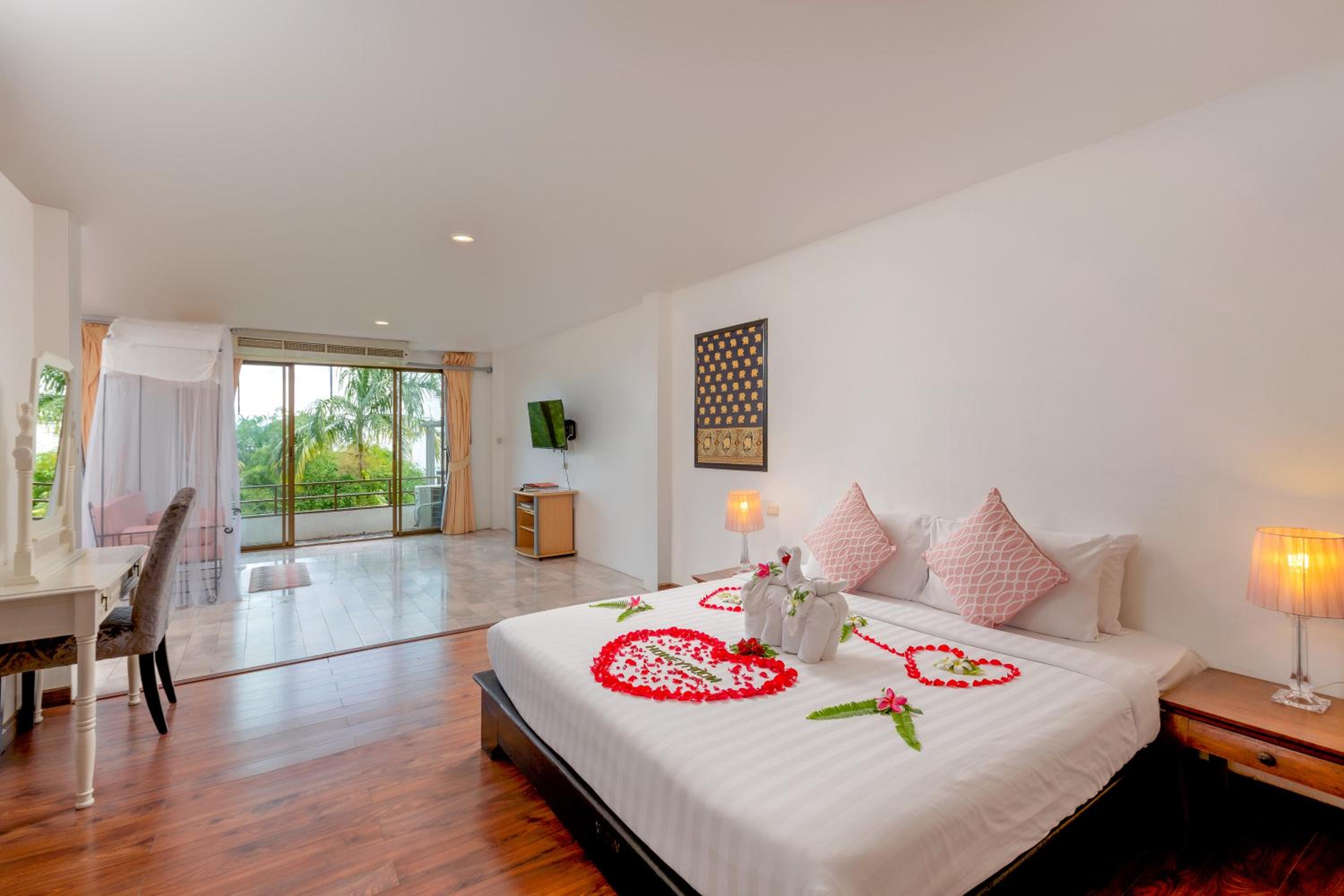 Penthouse Suite, King Bed، Club Bamboo Boutique Patong Beach Resort 3/10