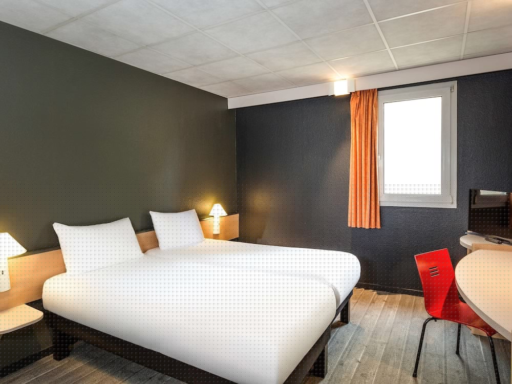 Ibis Lannion Cote De Granit Rose 9/39