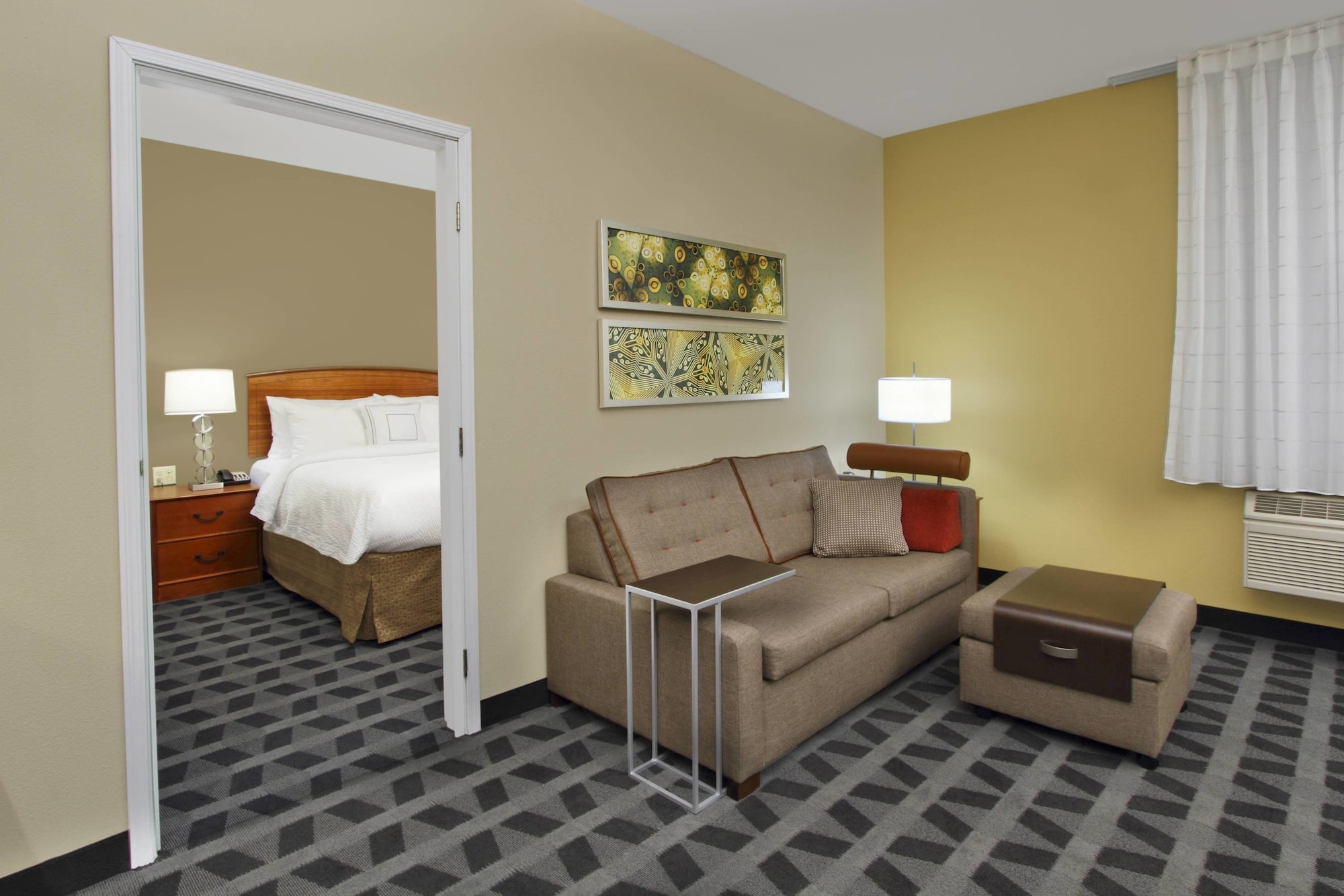 2 BEDROOMS, SUITE