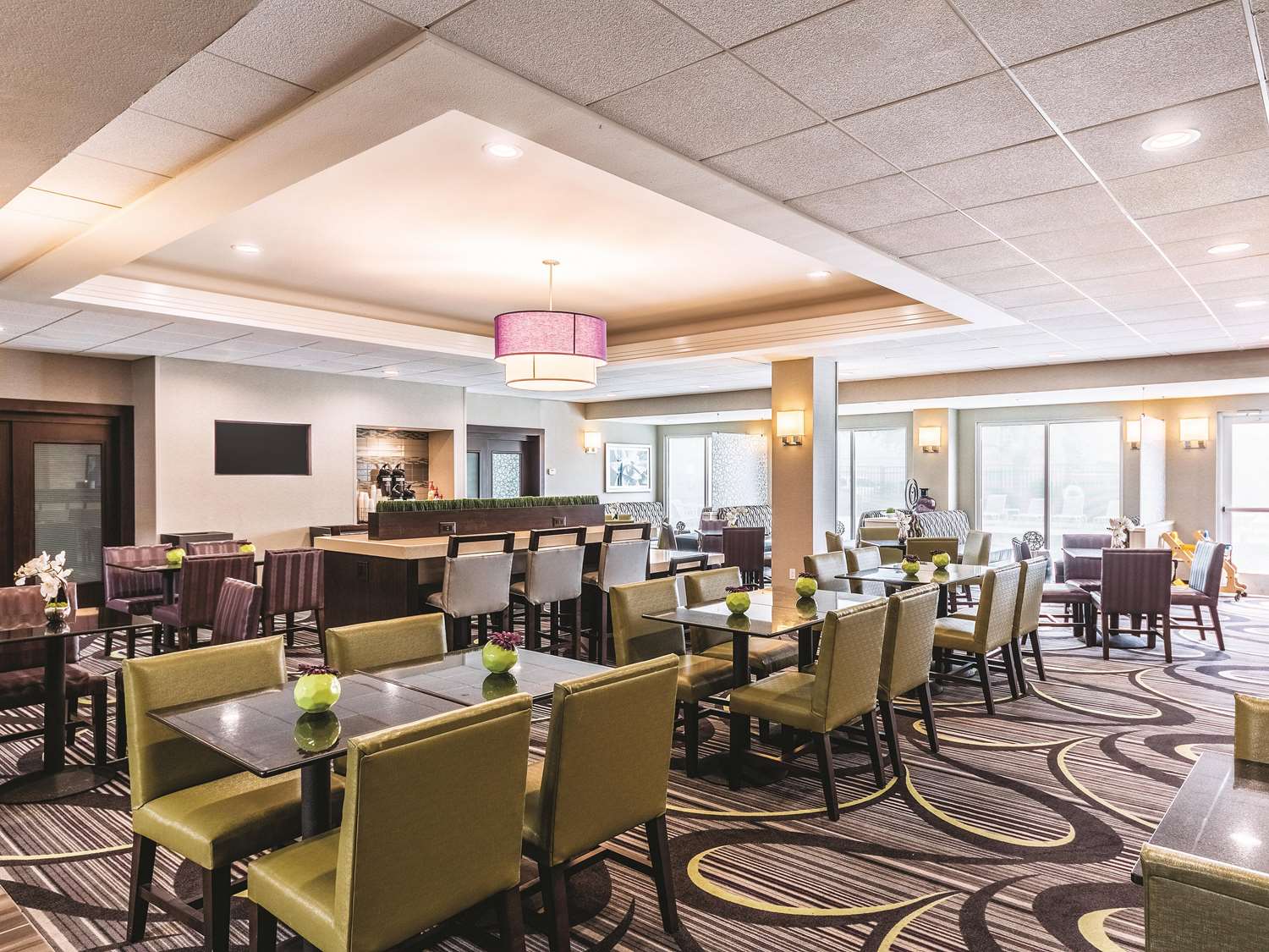 La Quinta Inn & Suites by Wyndham San Antonio Downtown 17/25
