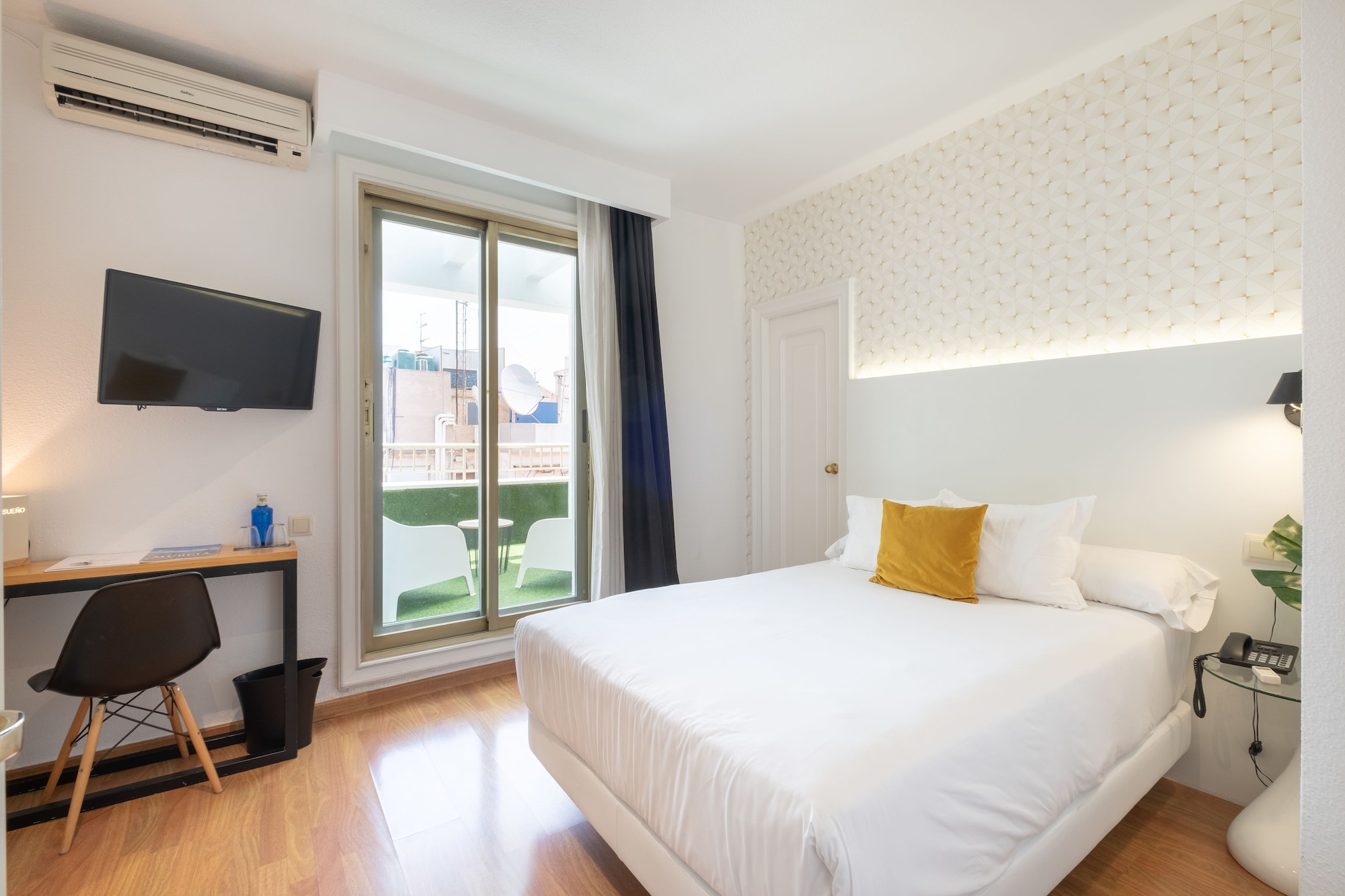 ROOM, DOUBLE BED, TERRACE