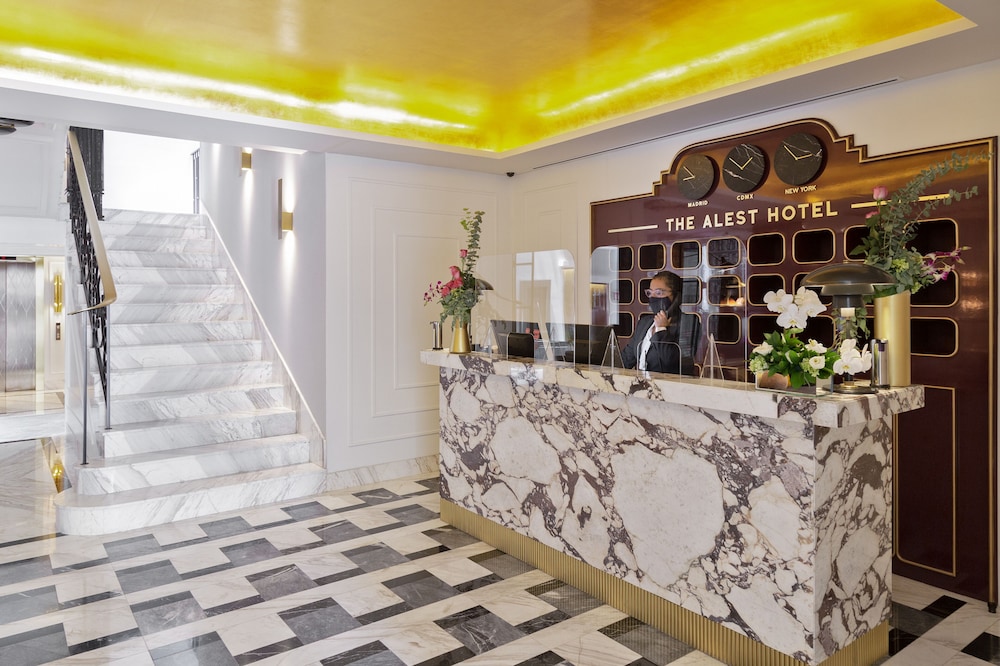 The Alest Hotel 5/45