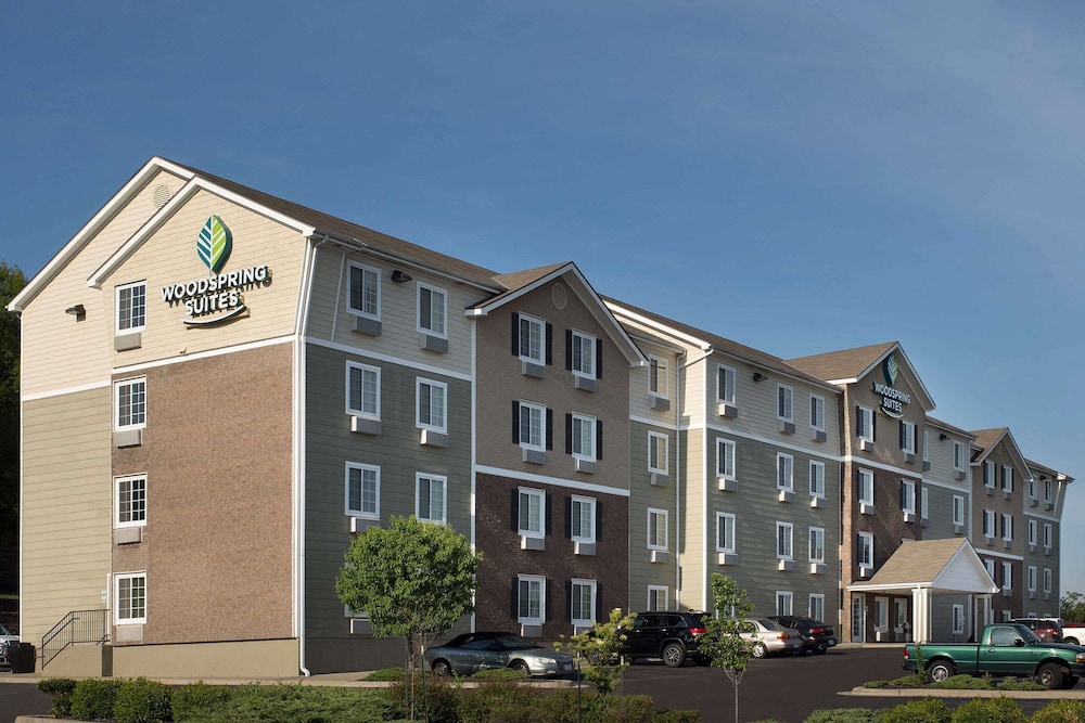 WoodSpring Suites Kansas City Mission 3/36