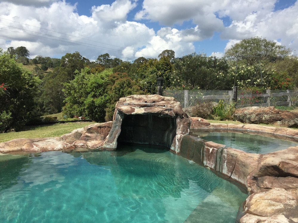 AMAMOOR LODGE 61/63