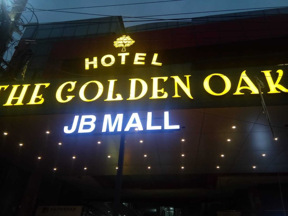 Hotel The Golden Oak 2/36