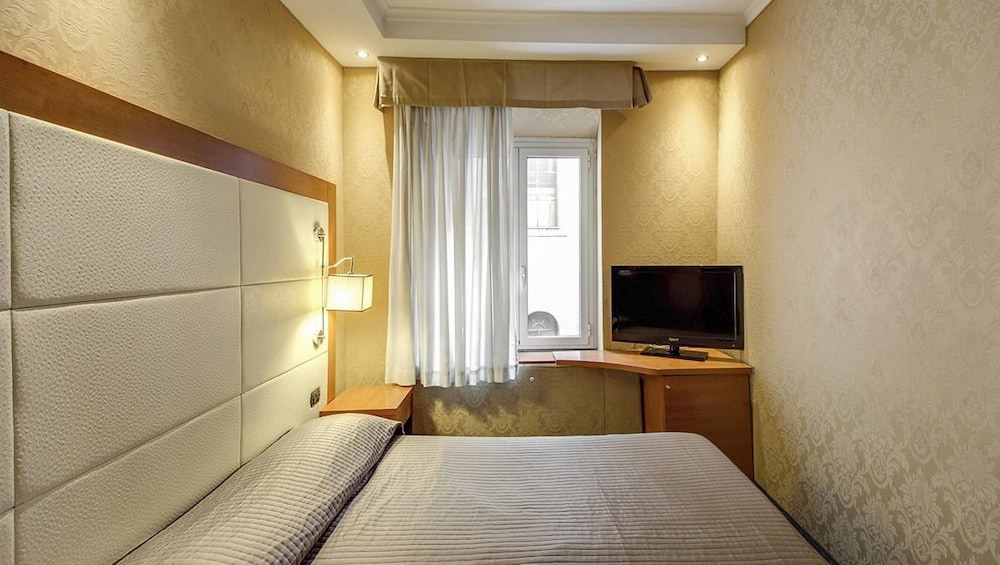 939 Hotel 21/52