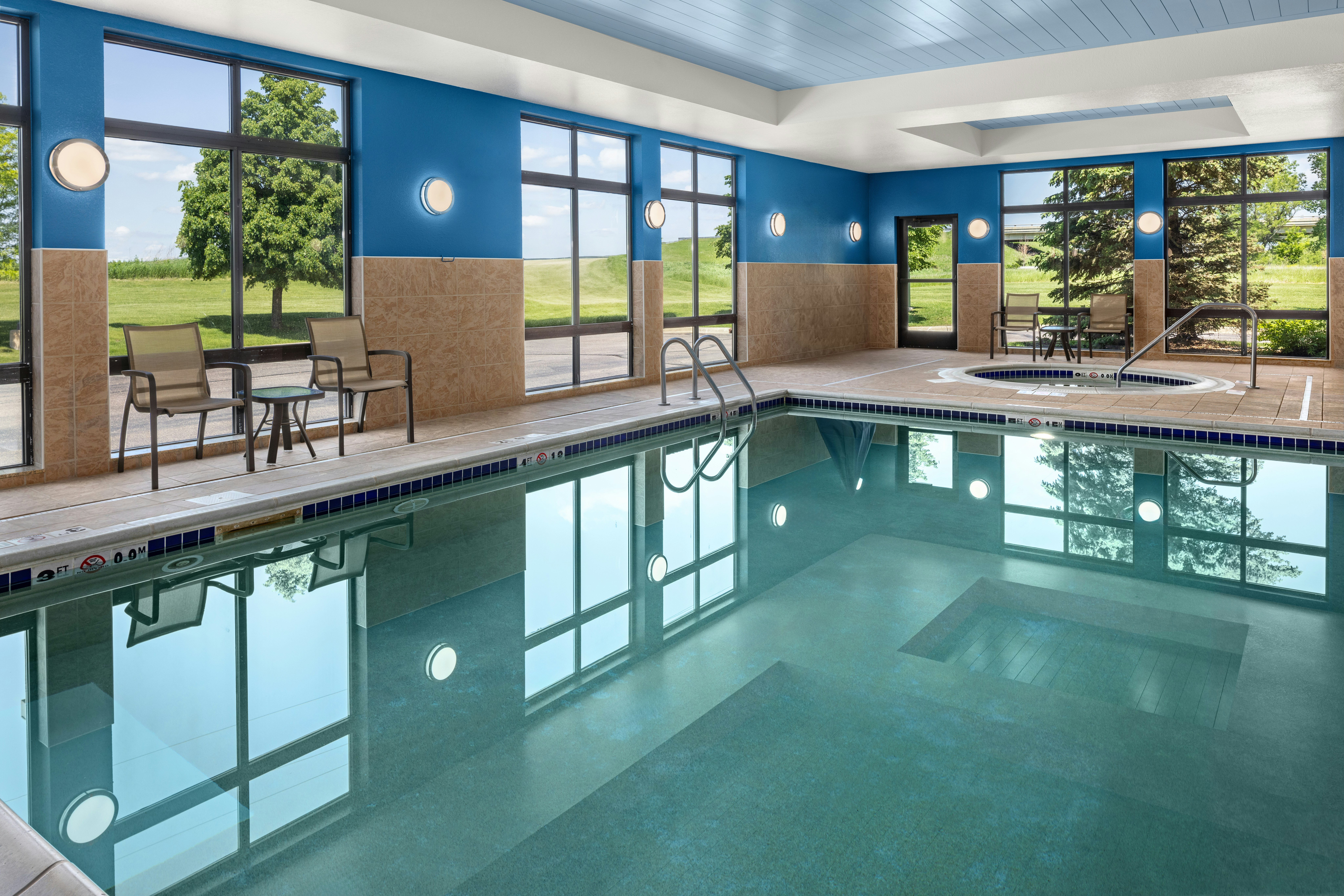 Hampton Inn Fairmont 21/54