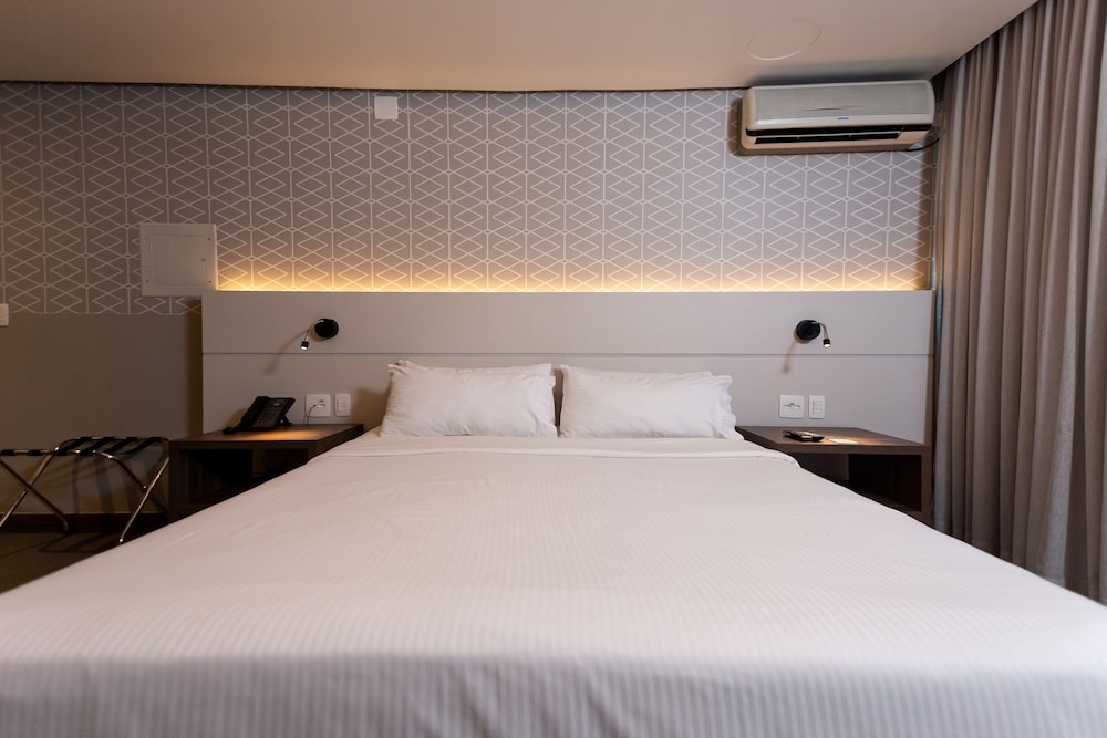 DELUXE, DOUBLE BED