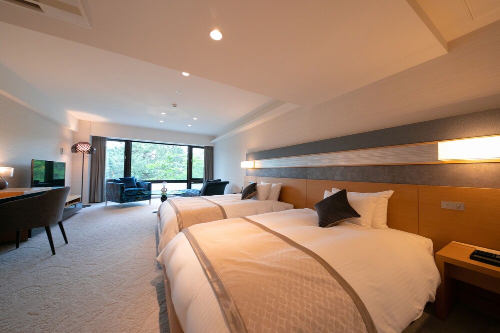 MODERATE, TWIN BEDS