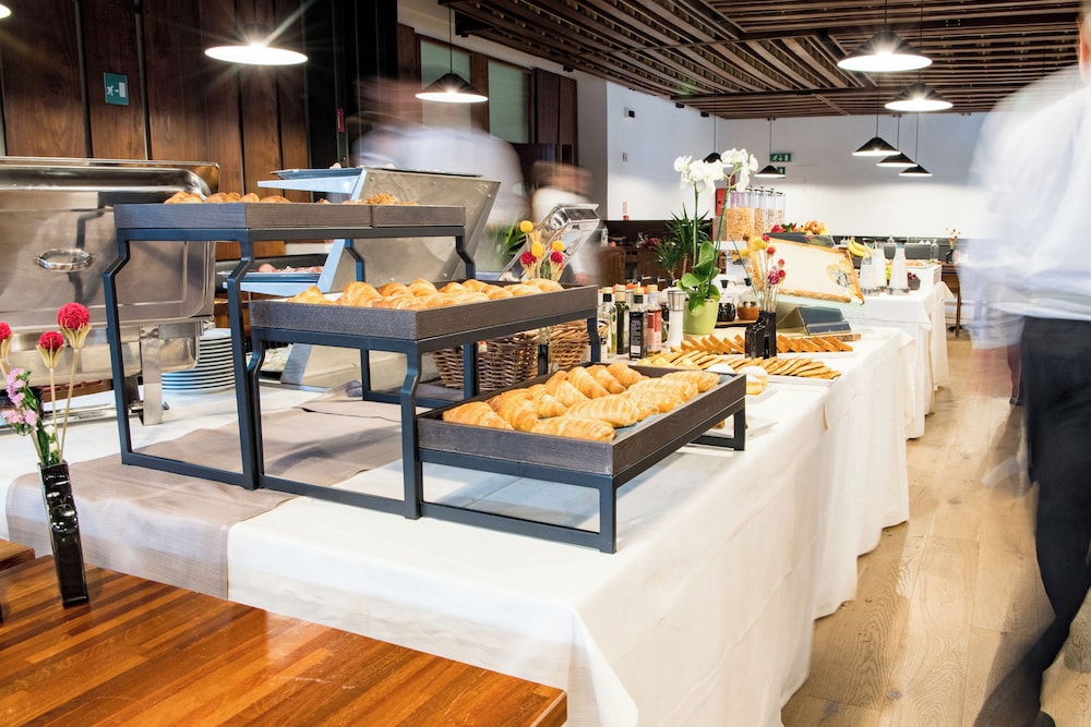 Boite Hotel 30/50