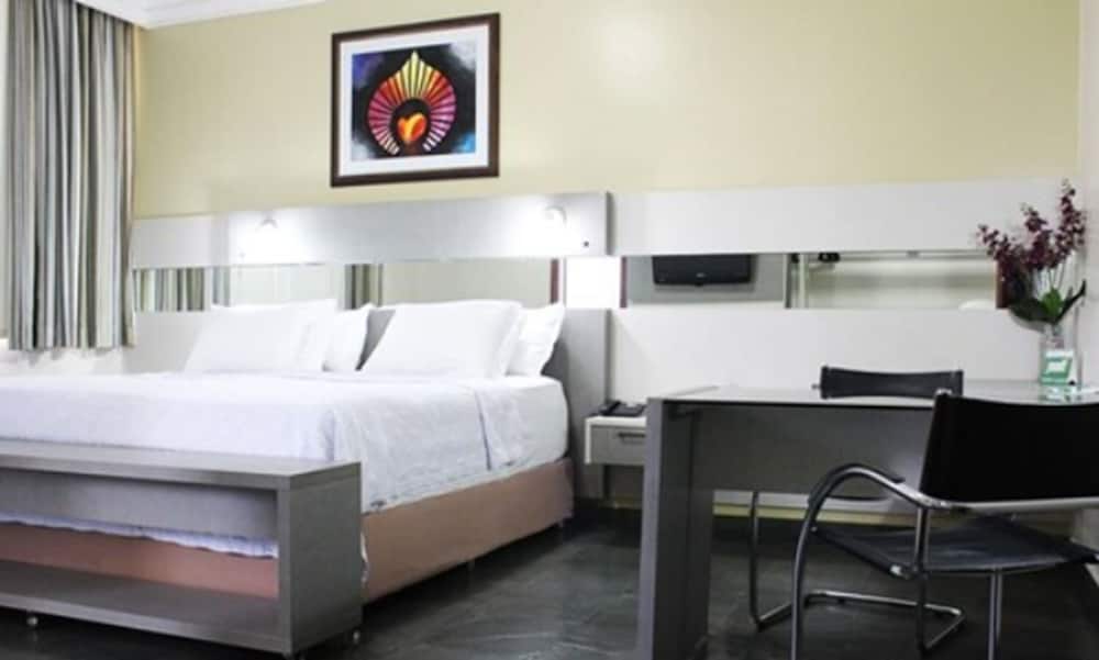 AIPANA PLAZA HOTEL 19/34