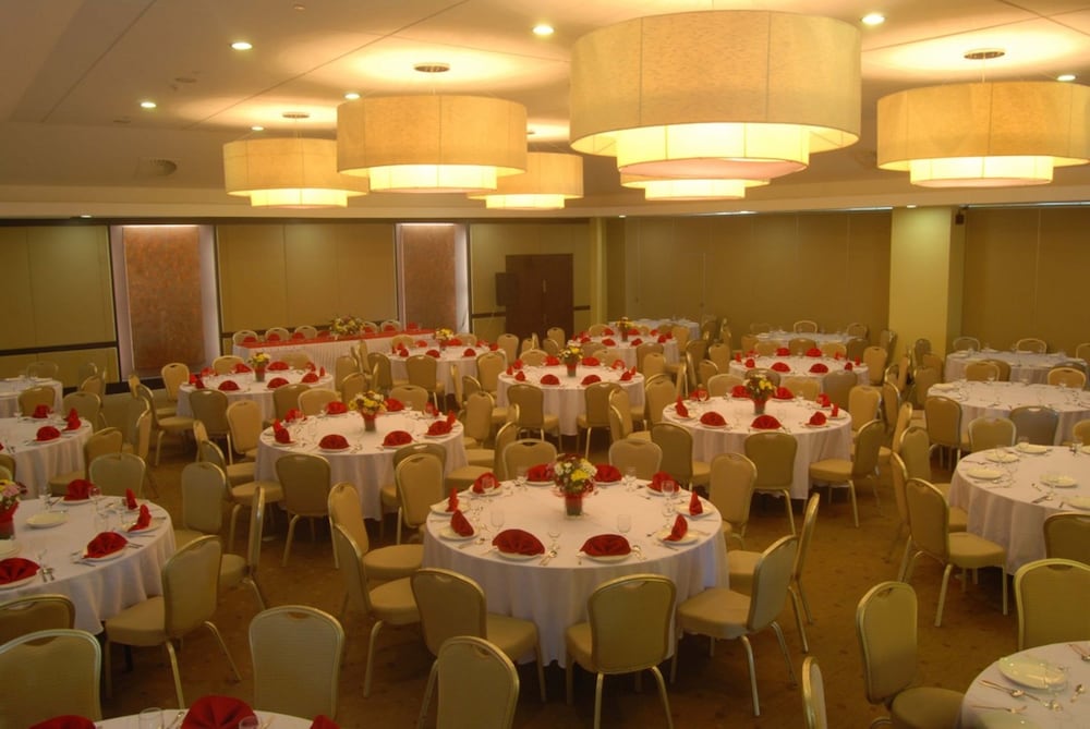 Tanza Oasis Hotel And Resort 36/50