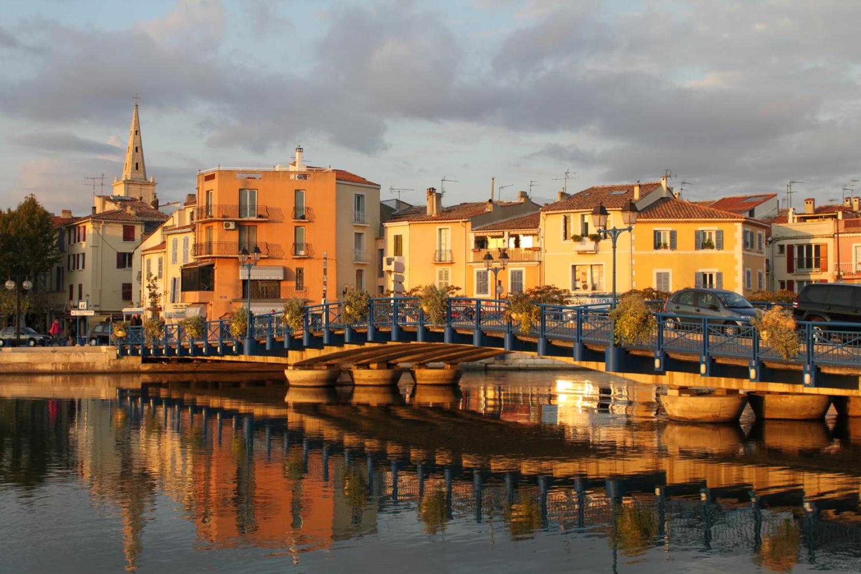 P'TIT DEJ-HOTEL MARTIGUES LE 5 48/57