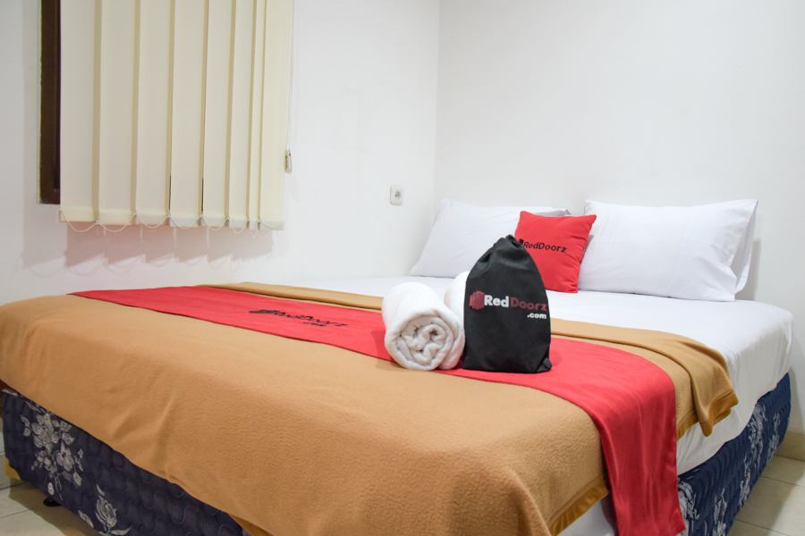 Reddoorz Plus Near Plaza Indonesia 16/26