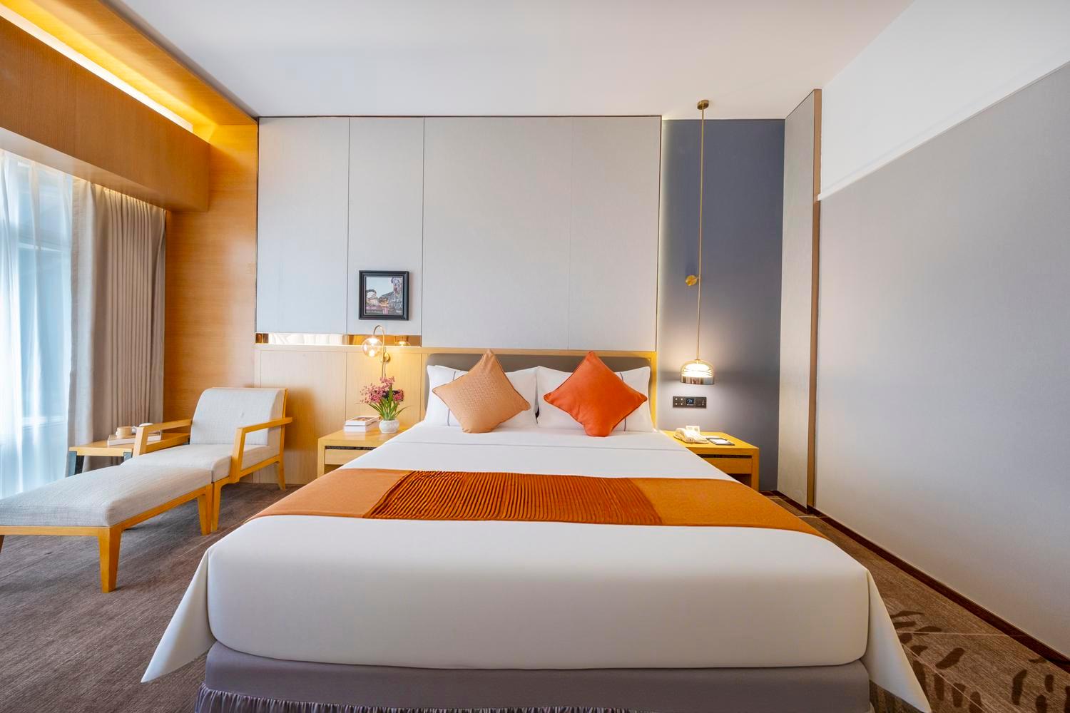 Smart, Superior, Queen Bed