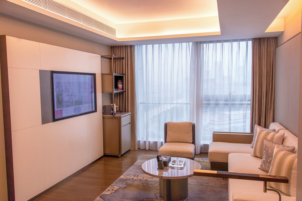LN Dongfang Hotel Pazhou 39/60
