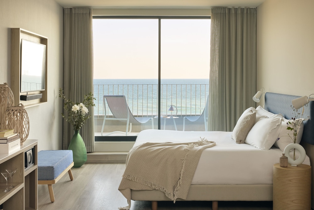 Me, Junior Suite, Studio, King Bed, Sea View