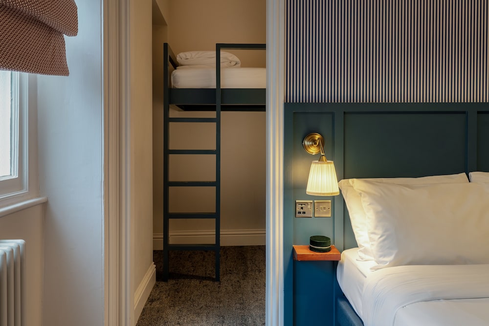 St. David's Hotels 21/50