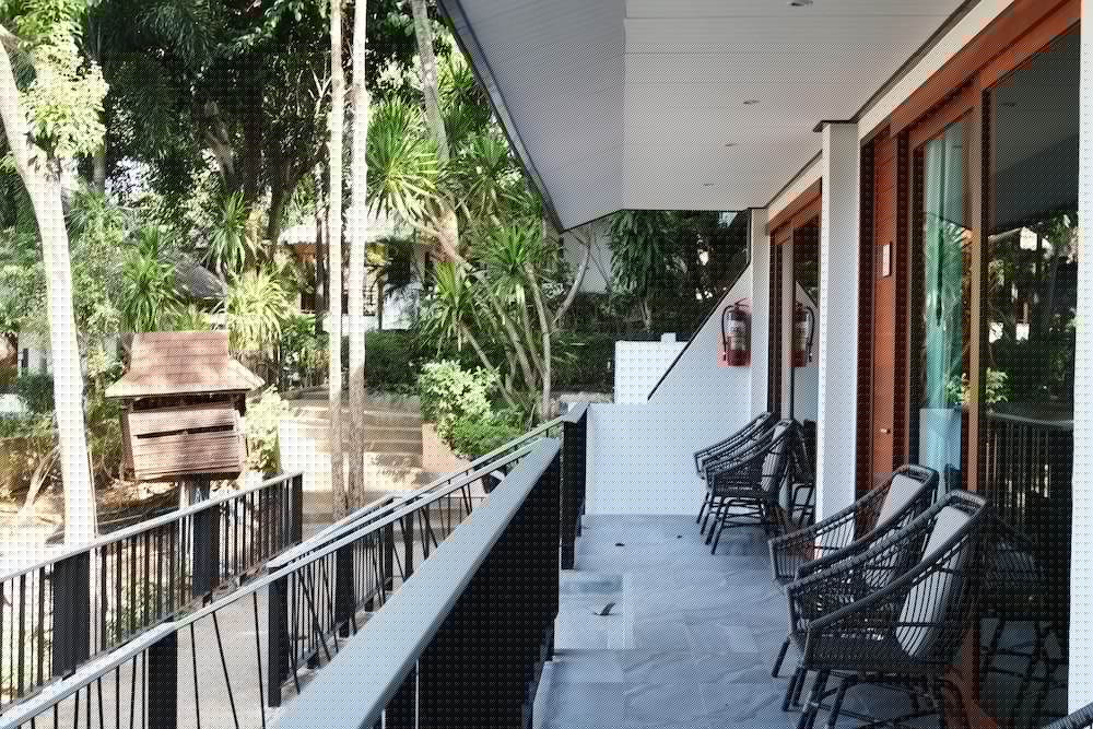 Coral Cliff Beach Resort 4/70