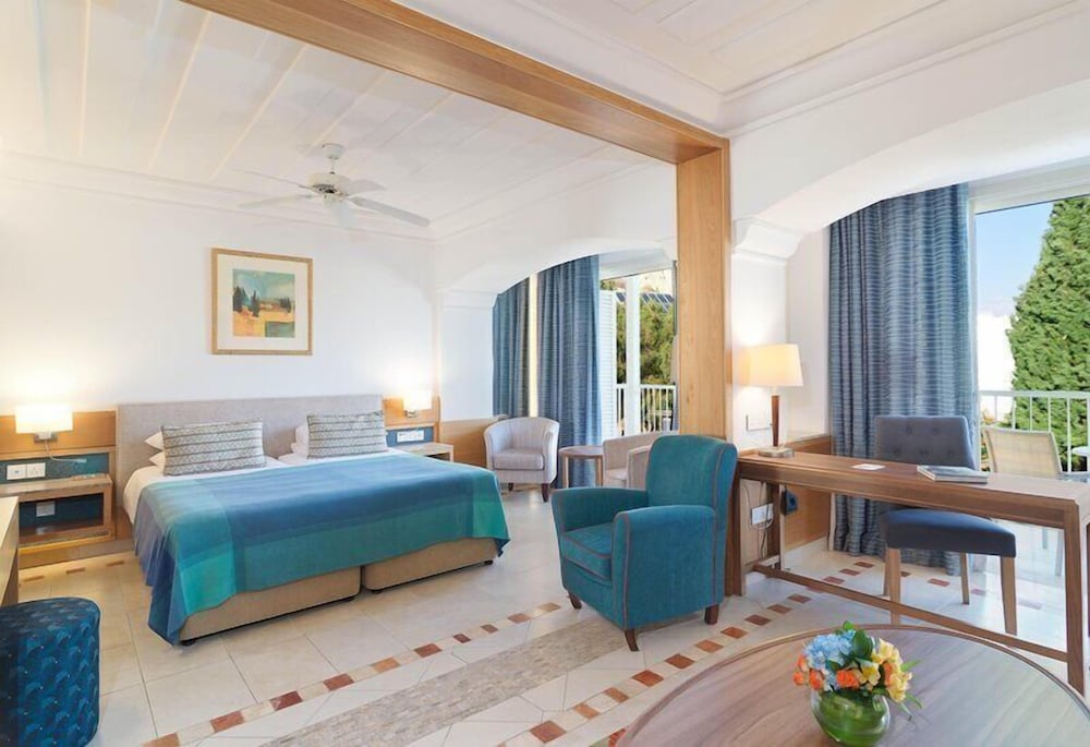 Executive, Suite, Double Bed, Inland View