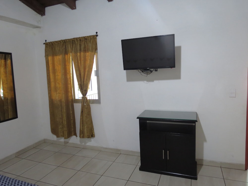 Hotel Posada Comala 8/73