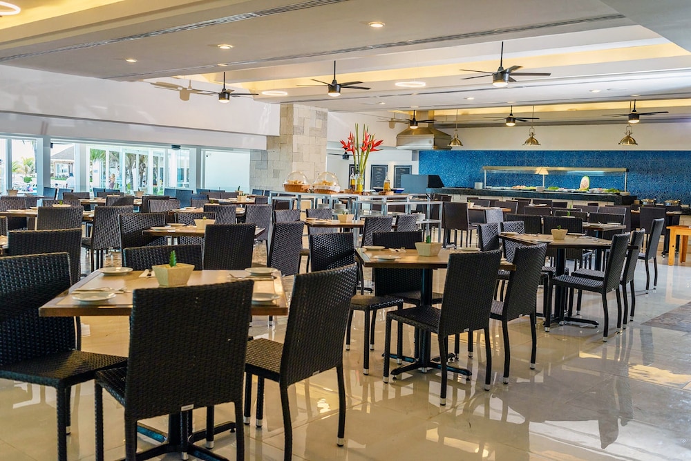 Krystal Cancun 39/50