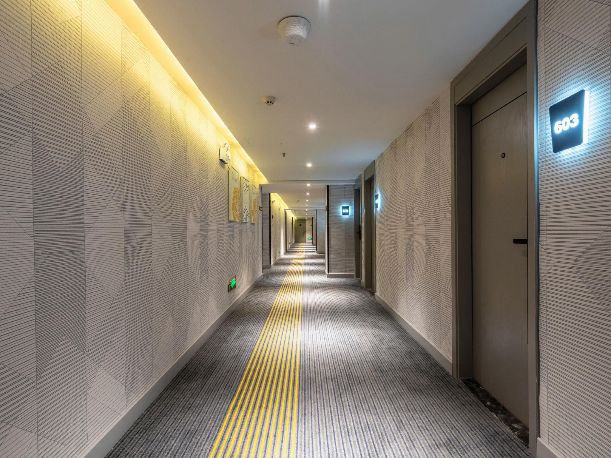 7 Days Inn (Guangzhou Yangji Metro Station) 38/45