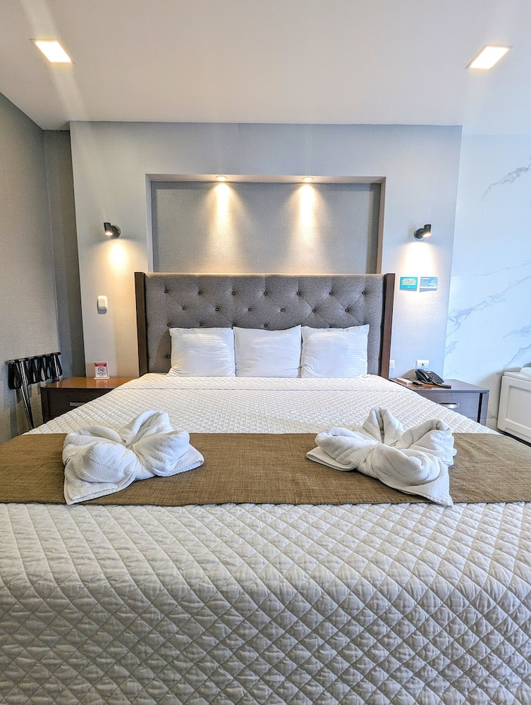 Hotel Cayuga 15/50