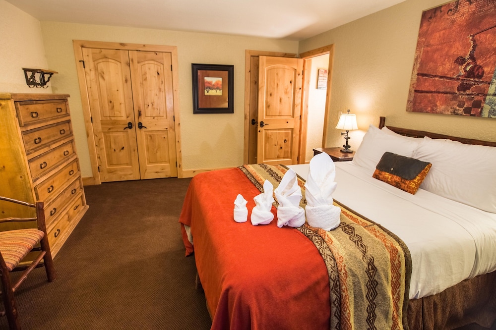 2 BEDROOMS, CONDO, SILVERADO, LODGE