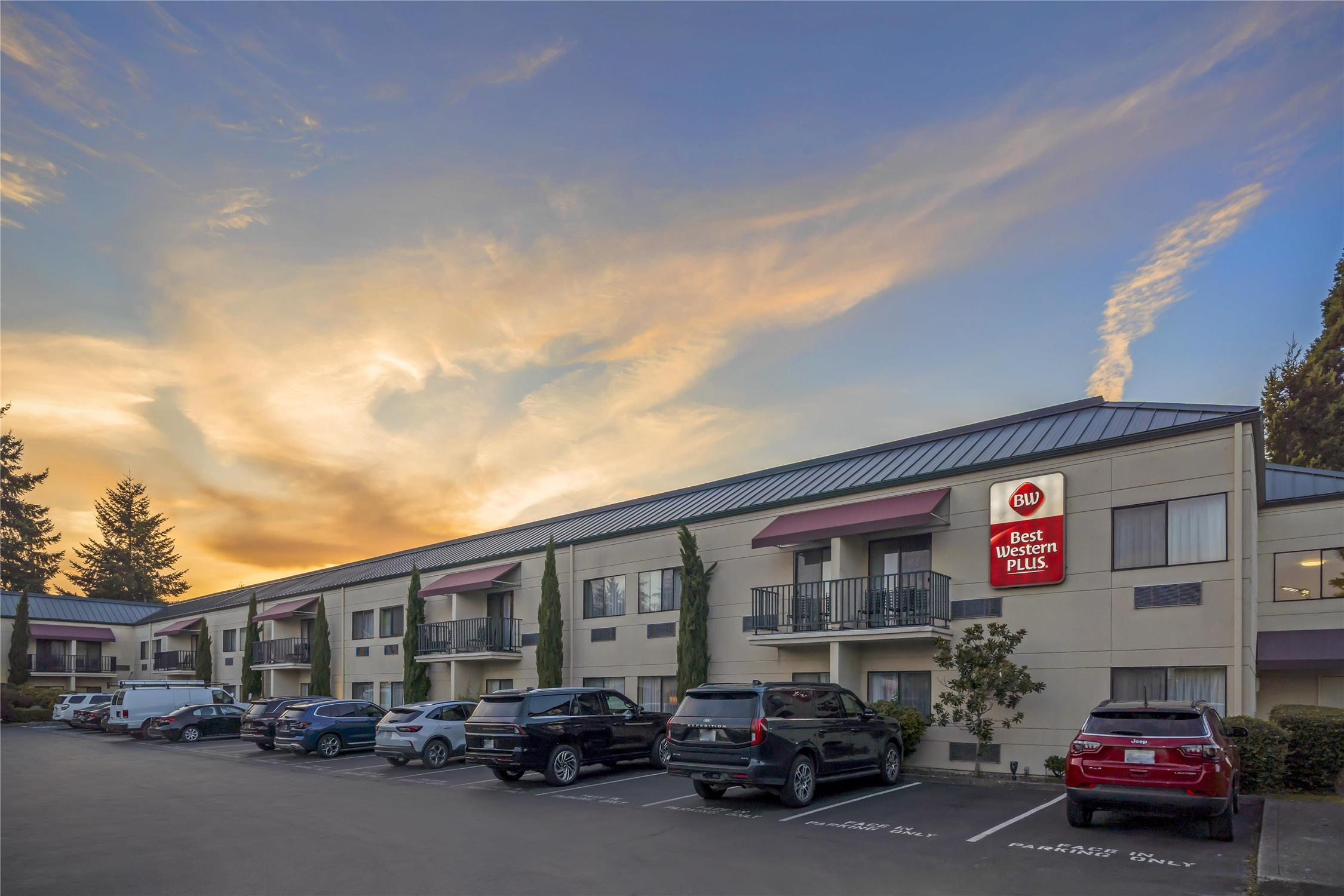 Best Western Plus Plaza by the Green 34/36