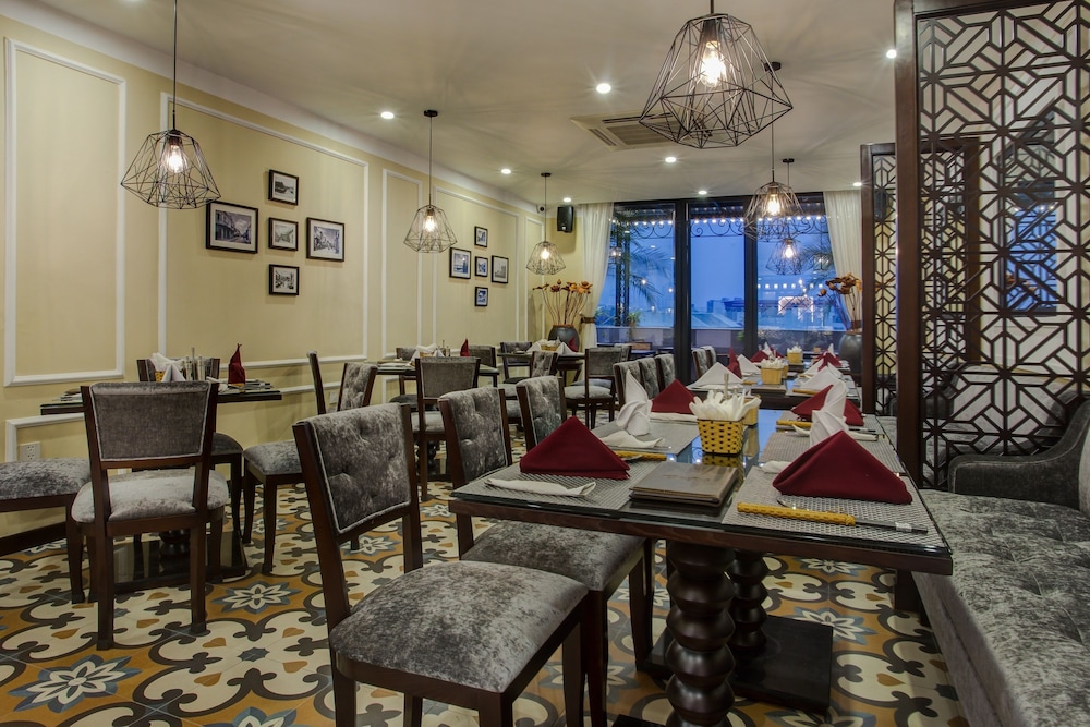 Hanoi Marvellous Hotel & Spa 37/50