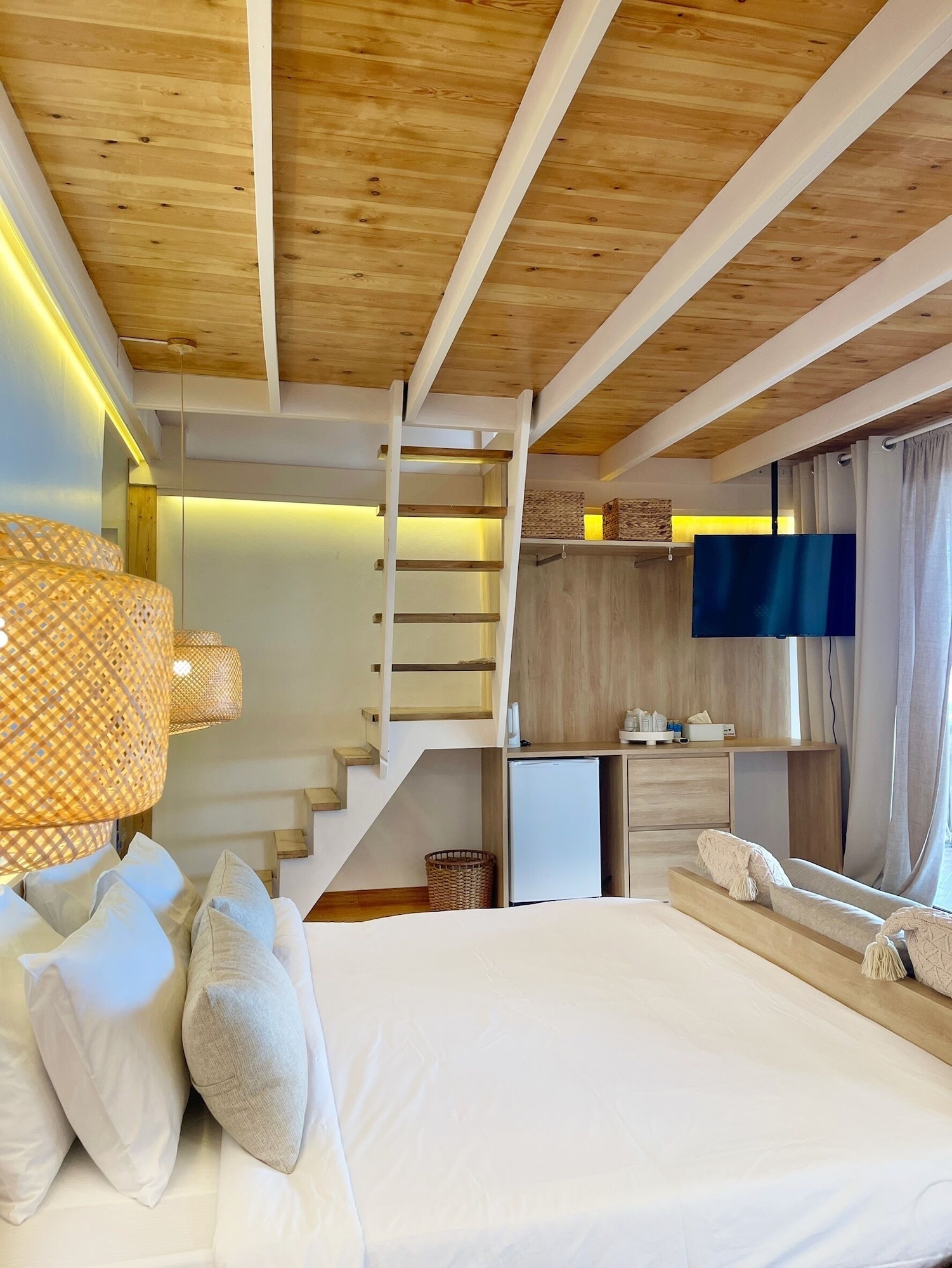 Deluxe, Bungalow, 2 Queen Beds, Beach Front