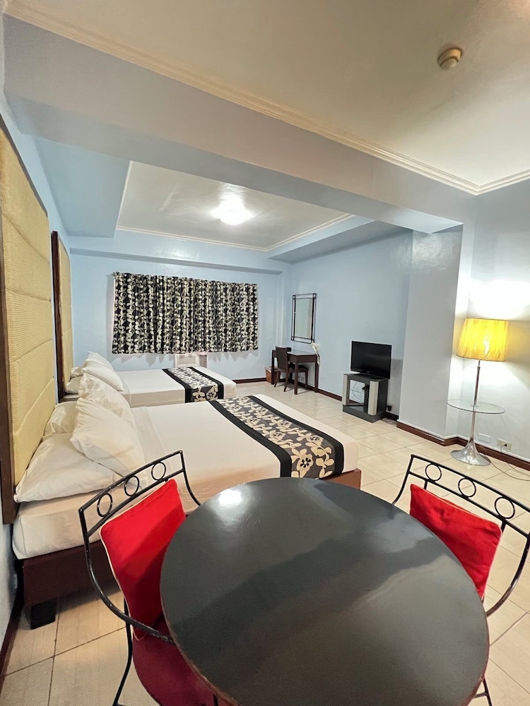 Jupiter Suites 15/50