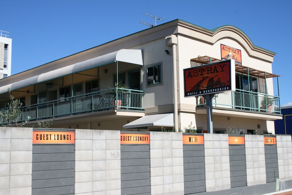Astray Motel And Backpackers 2/66