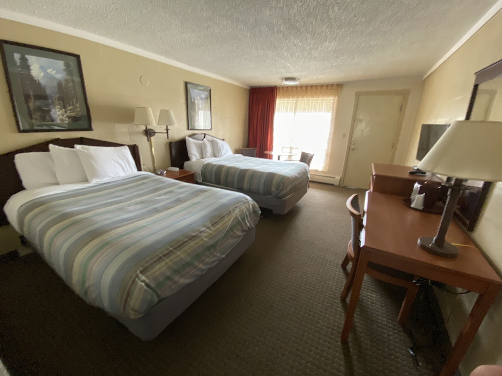Snowshoe Motel 16/72