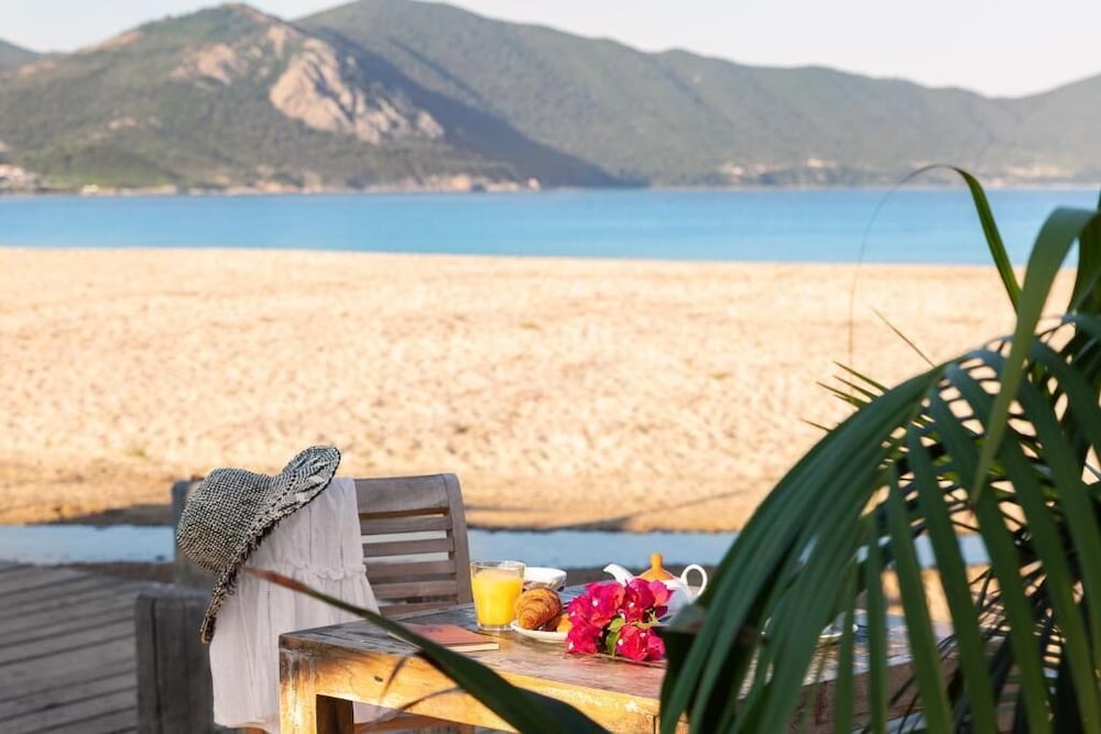 Marina Di Lava Hotel 50/60