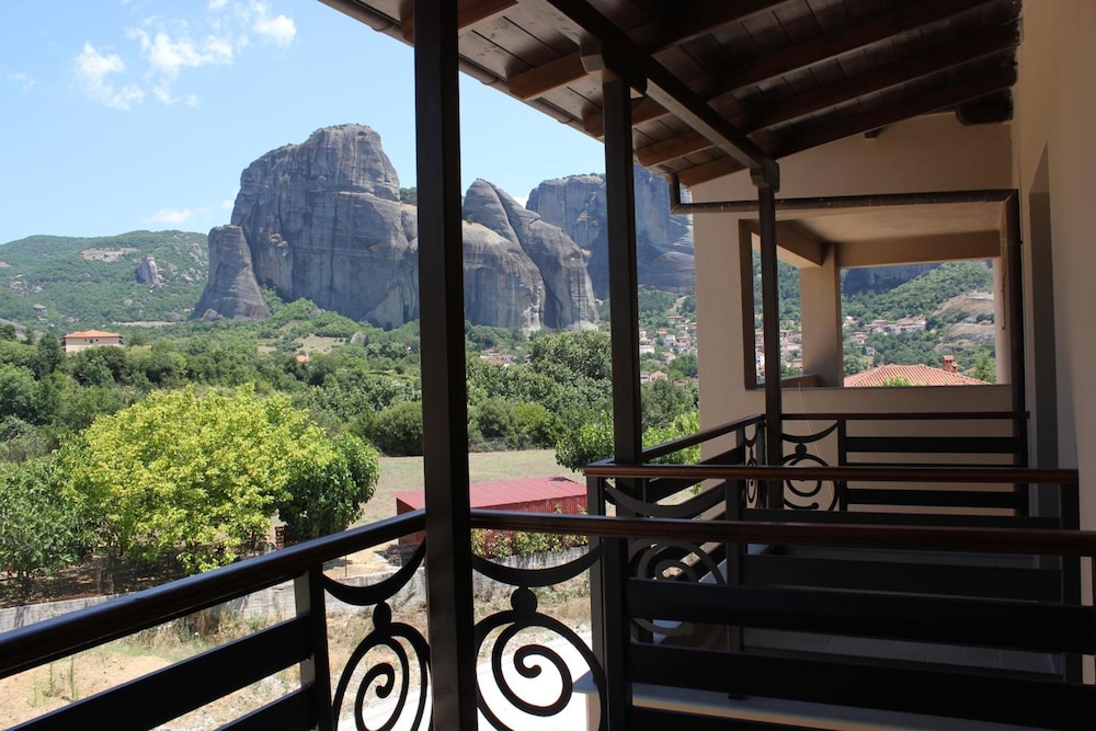 Grand Meteora Hotel 35/60